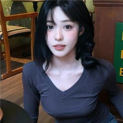 佛前灯下不见君